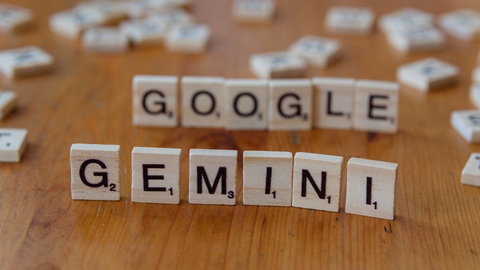 Résultats de recherche Google avec encadré AI Overview